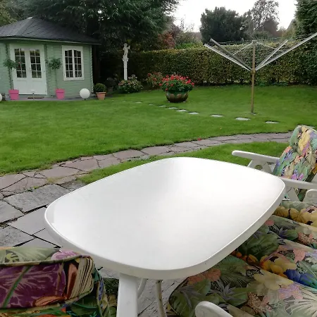 Exklusive Lage - Mit Schoenem Garten - Haemmerle Yellow Apartment
