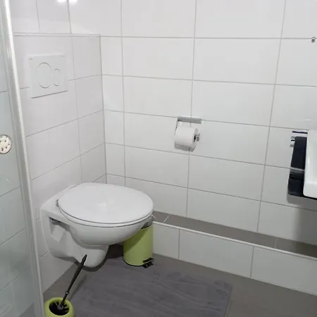 Exklusive Lage - Mit Schoenem Garten - Haemmerle Yellow Appartement *