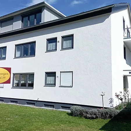 Exklusive Lage - Mit Schoenem Garten - Haemmerle Yellow Apartment